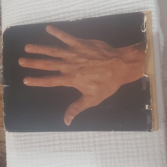 VINTAGE The BOOK of the  HAND An illustrated history of Pamistry Large Harcover - Picture 13 of 13